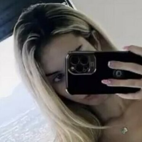 Nahá fotka uniklých OnlyFans od Angelenarowex