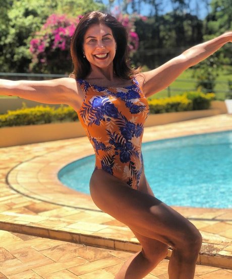 Angela Dippe
