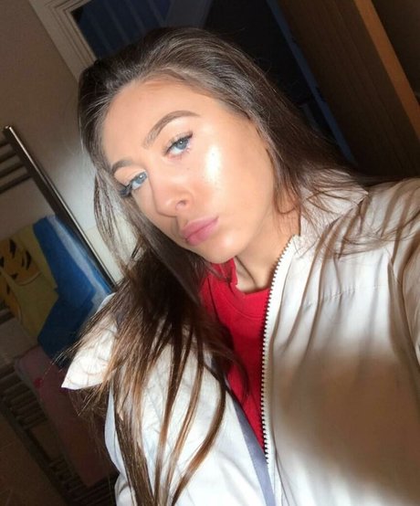 Nahá fotka uniklých OnlyFans od Soph Alice