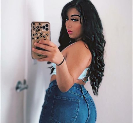 Naken läckt OnlyFans-bild av Mercedeseverlasting