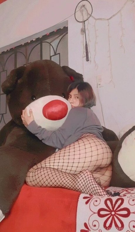 Naakte gelekte OnlyFans-foto van Kenia Jose