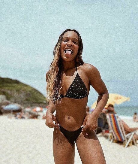 Nahá fotka uniklých OnlyFans od Rebeca Andrade