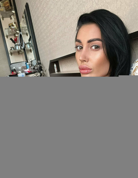 Naken läckt OnlyFans-bild av Marinadima