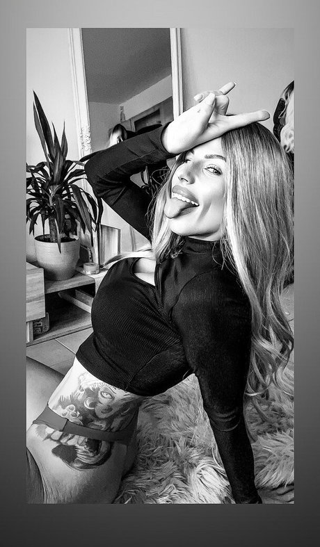 Naken lekkede OnlyFans-bilde av Nessyfox