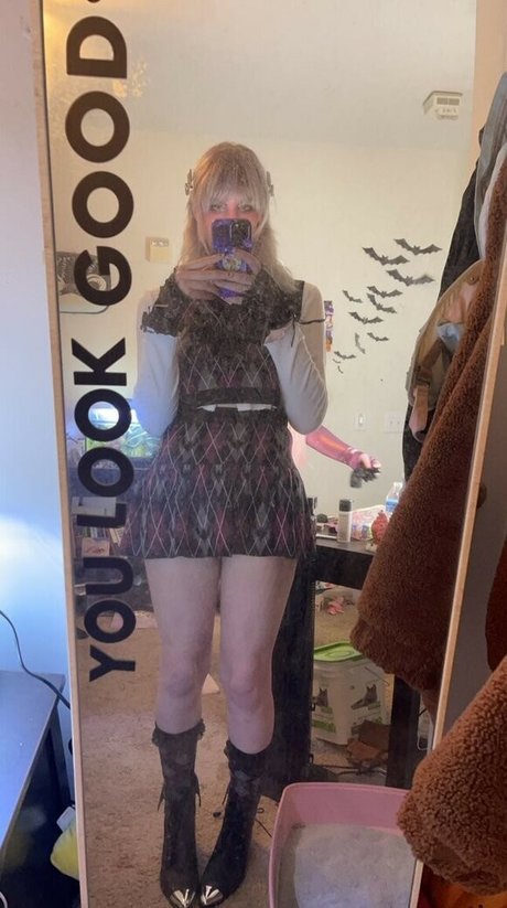 Nahá fotka uniklých OnlyFans od Zelda Mckay