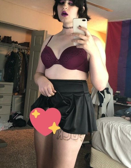 Foto di nudo di fuga di OnlyFans di Scarlet Skeie