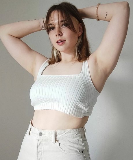 Nahá fotka uniklých OnlyFans od Nightingjayle