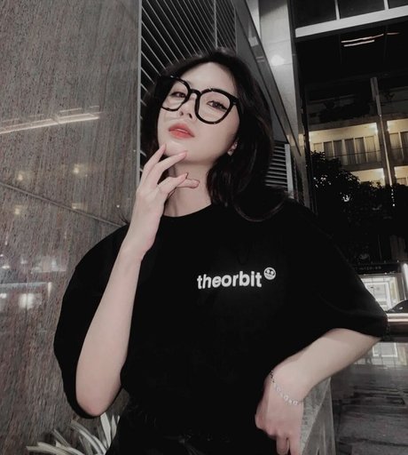 Luna Hwang