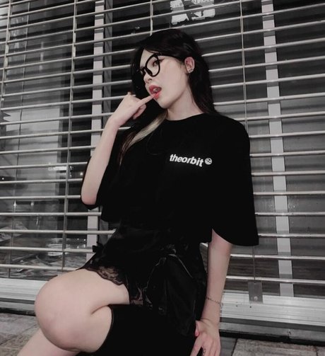 Luna Hwang OnlyFansリークヌード写真