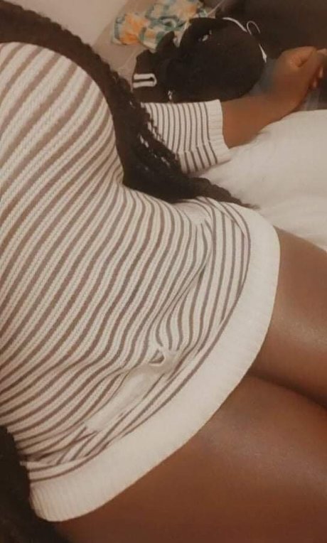 Naakte gelekte OnlyFans-foto van Lifetime Premium