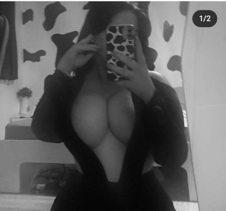 Naken läckt OnlyFans-bild av Courtney Leigh