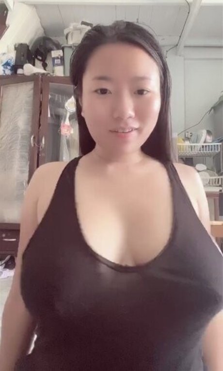 Saranrom  nude leaked OnlyFans photo