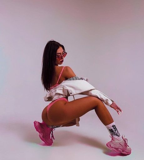 Naken läckt OnlyFans-bild av Yakusheva Yana