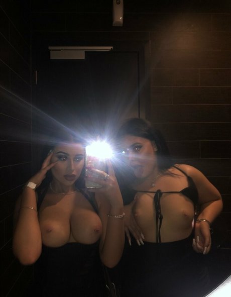 Nahá fotka uniklých OnlyFans od Mikaelatesta