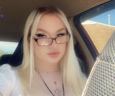 Nahá fotka uniklých OnlyFans od Tsalexis