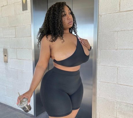 Brittneytonee