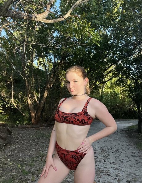 Обнаженная фотография утечки OnlyFans от Eliza Eves