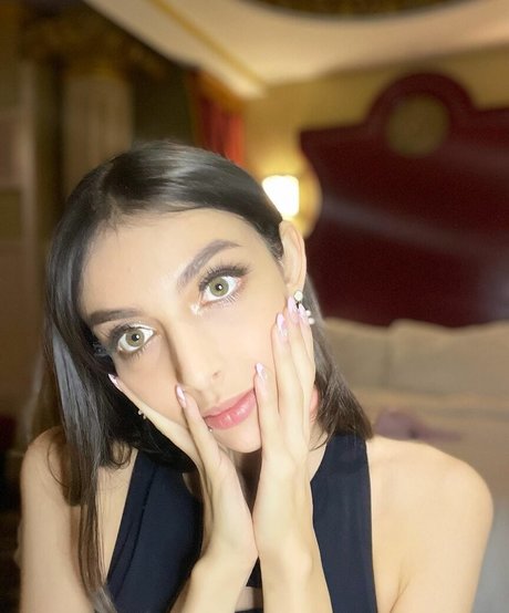 Nahá fotka uniklých OnlyFans od Chloenight