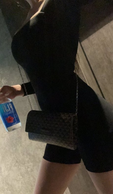 Naken lekkede OnlyFans-bilde av Yumii17