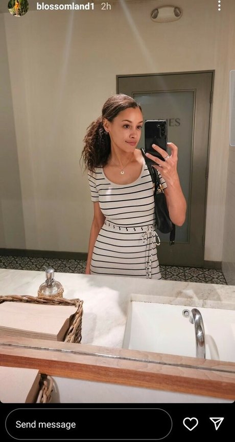 Nagie wyciekłe zdjęcie OnlyFans od Daisey Wilks Blossoms