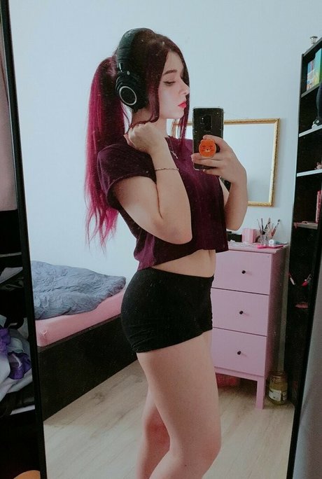 Alaston vuotanut OnlyFans-kuva Yulicxlibri