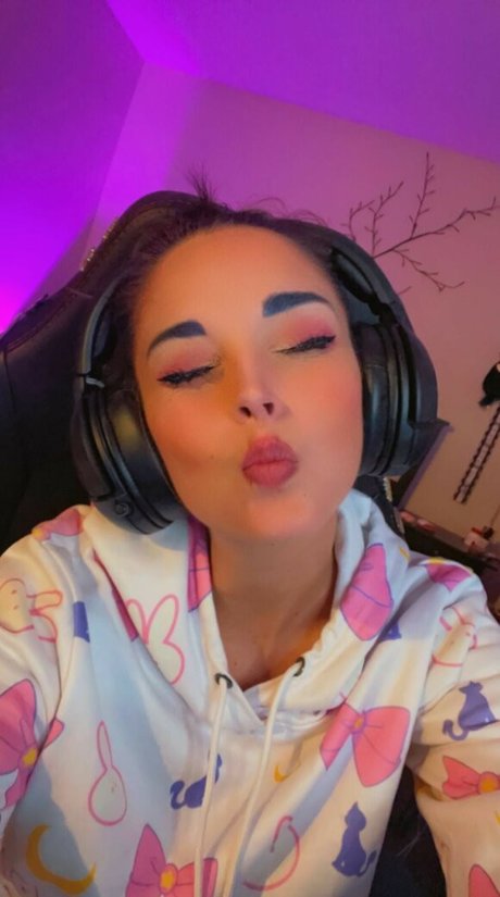 Nahá fotka uniklých OnlyFans od Mrsviolence