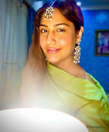 Surbhi Chandna