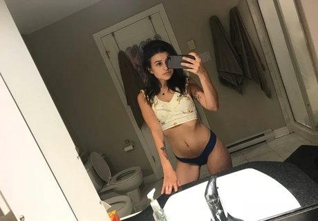 Обнаженная фотография утечки OnlyFans от Jencion