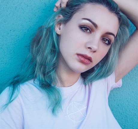 Hannah Marks