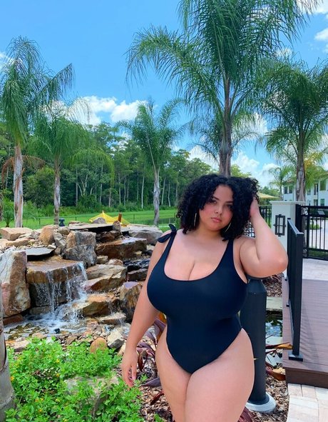 Deanelizyunes  nude leaked OnlyFans photo