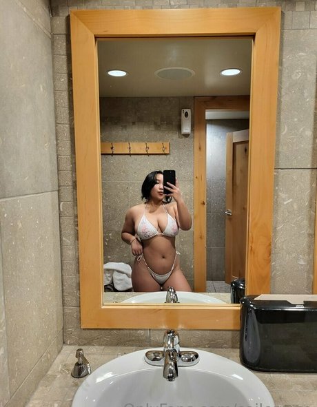 Alaston vuotanut OnlyFans-kuva Saysay