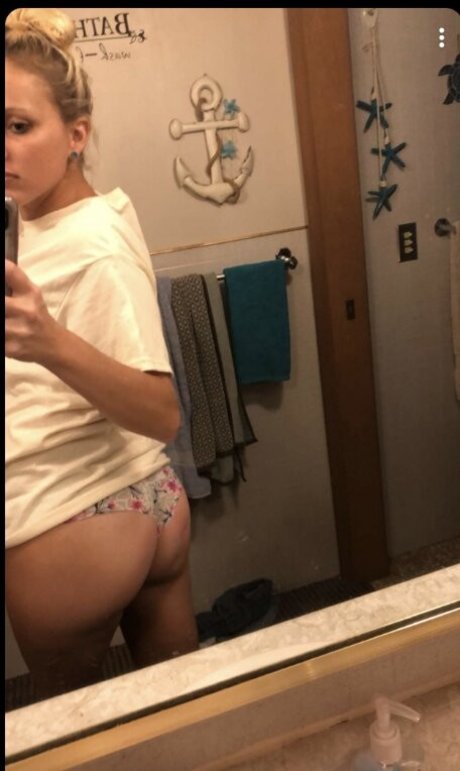 Nahá fotka uniklých OnlyFans od Alec Walker