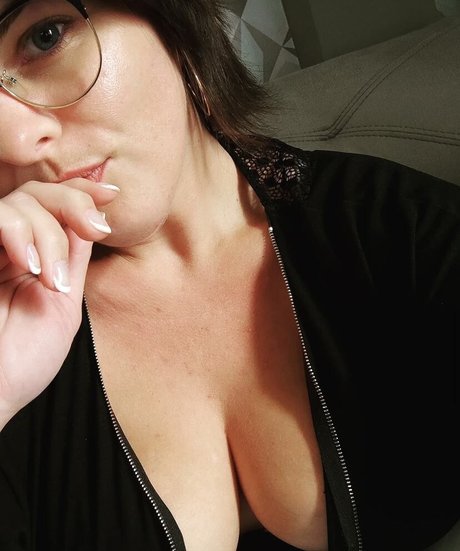 Naakte gelekte OnlyFans-foto van Warmbody