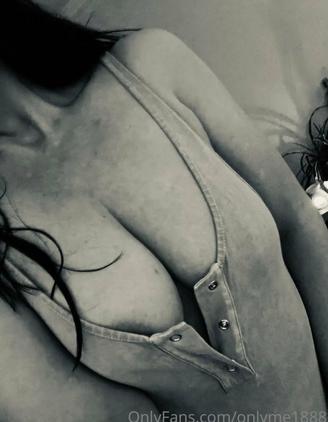 Foto nua vazada do OnlyFans de Lawrah Drummond