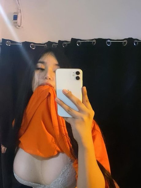 Nahá fotka uniklých OnlyFans od Mei Li