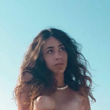 Naken läckt OnlyFans-bild av Baby Lapin