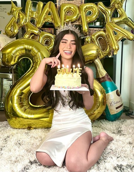 Naken läckt OnlyFans-bild av Kayceeedilla