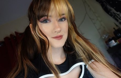Naken läckt OnlyFans-bild av Ashi