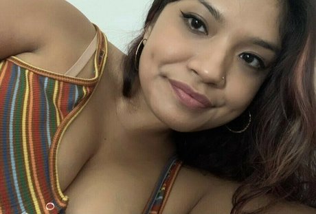 Naken läckt OnlyFans-bild av Baemom