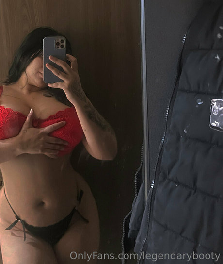Nahá fotka uniklých OnlyFans od Legendarybooty