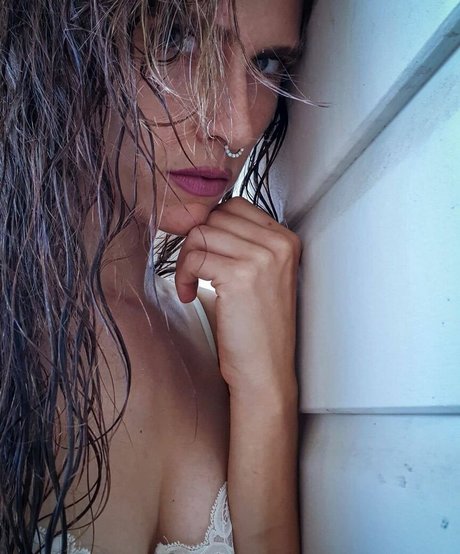 Nahá fotka uniklých OnlyFans od Sieren Pole
