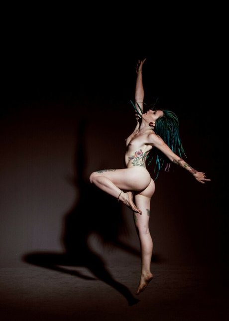 Naken läckt OnlyFans-bild av Babyblubunny