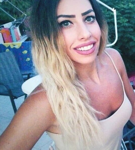Nahá fotka uniklých OnlyFans od Sofiafoudouki