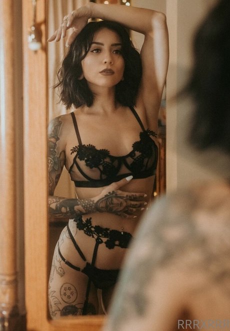 Nahá fotka uniklých OnlyFans od Rrrxrrr