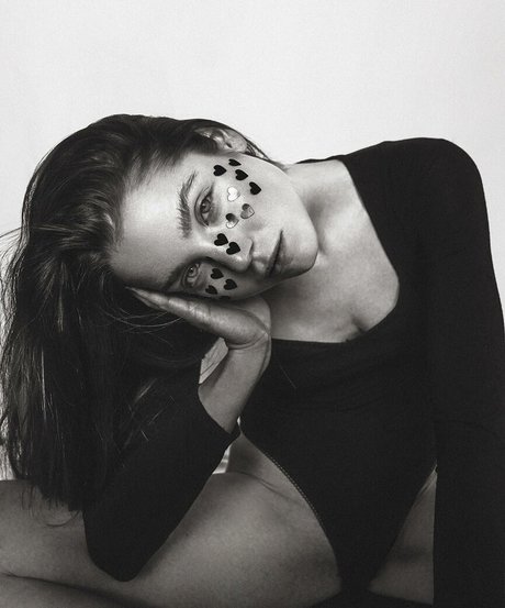 Pauline Schuller OnlyFansリークヌード写真