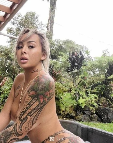 Naakte gelekte OnlyFans-foto van Kiheihunneh Hawaii Chick