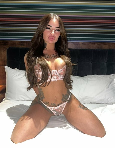 Naken läckt OnlyFans-bild av Louise Mcnamara