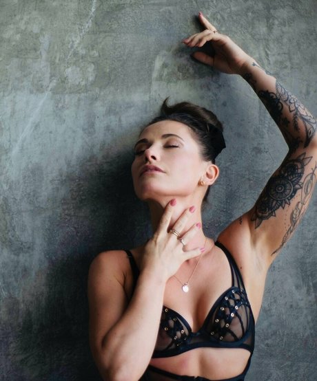 Alaston vuotanut OnlyFans-kuva Nuruqueenclaire