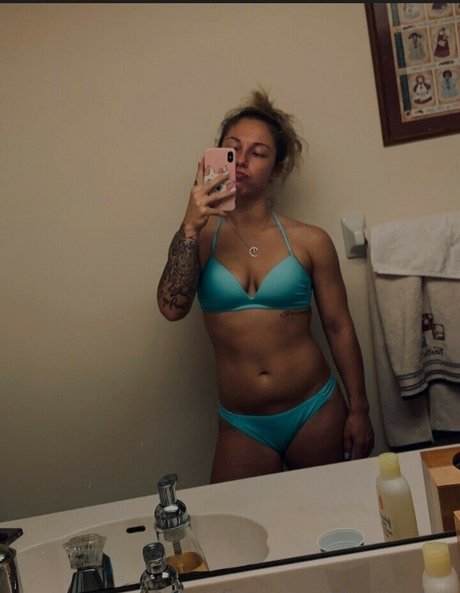 Nacktes geleaktes OnlyFans-Foto von Emilyy Jayye