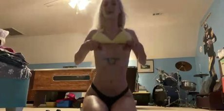 Alaston vuotanut OnlyFans-kuva Paniniezz